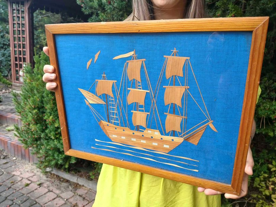 Obraz wyklejany ŻAGLÓWKA - PŁASKORZEŹBA na błękitnym tle W RAMIE 43x33