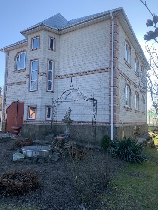 Продається будинок в с.Бармаки