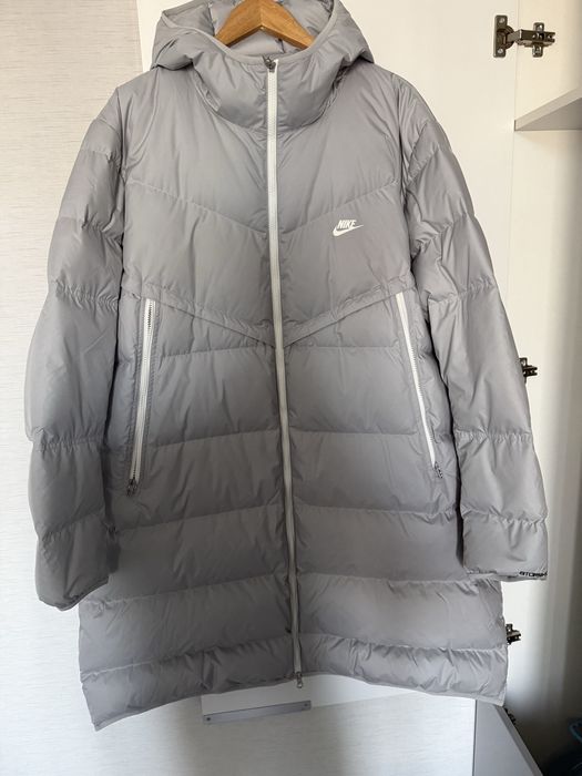 Продам курточку Nike
