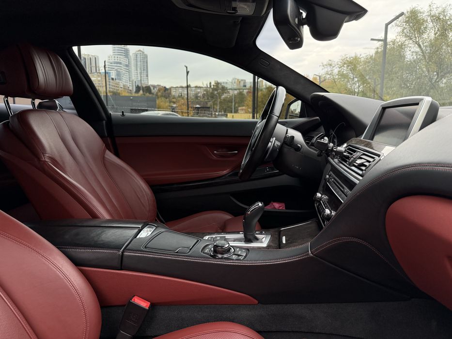 BMW 650i (4.4 V8)