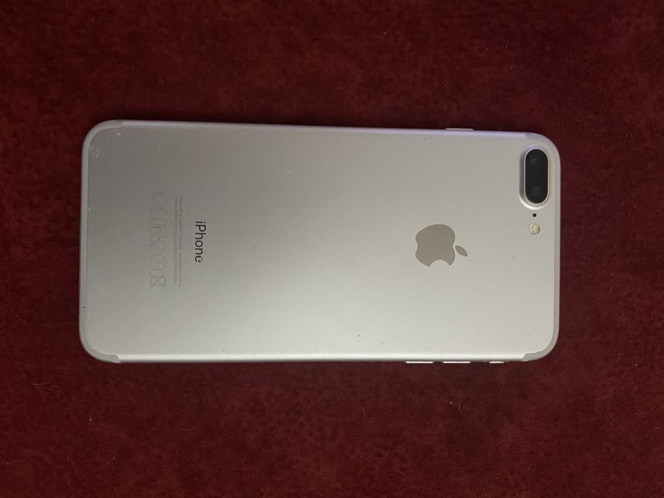 Dois telemoveis, iphone e xiaumi note 12