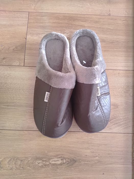 Ciepłe męskie kapcie roz.około 45