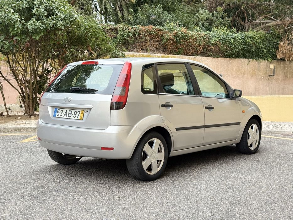 Ford Fiesta 1.25 Titanium — photo 3