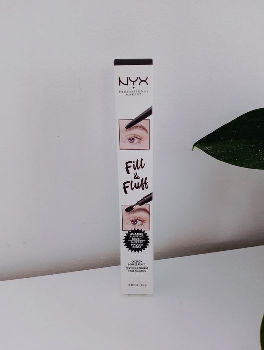 NYX Professional Makeup FILL & FLUFF Pomada do brwi w kredce black 
No