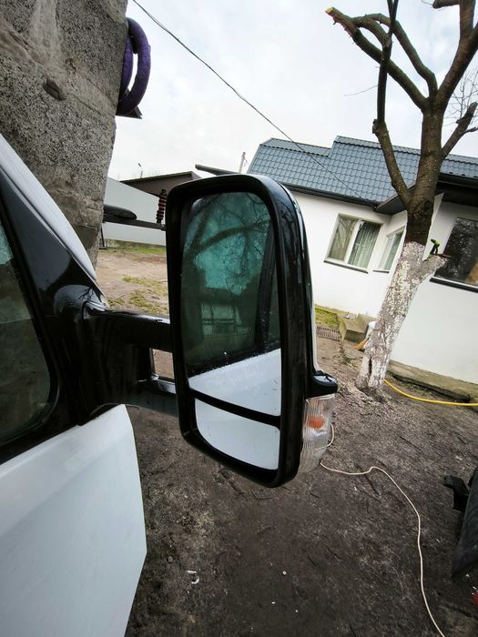 Двері передні (R) (L) MB Sprinter W906