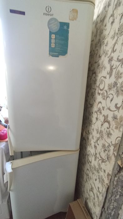 Холодильник б/у INDESIT