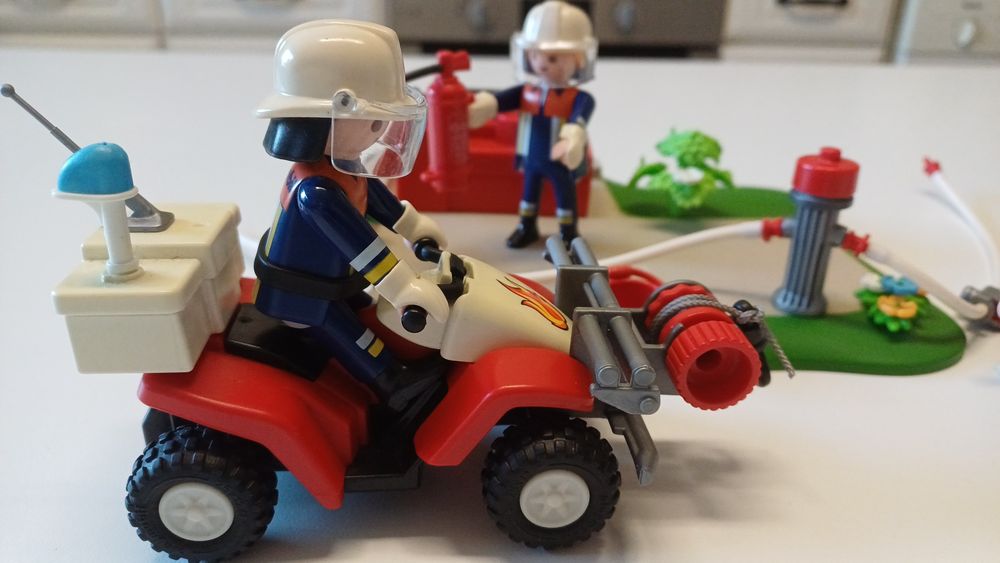 Playmobil 5169 – Conjunto Bombeiros com Bomba de Água