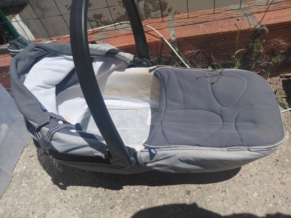 Caminha de bebé usado