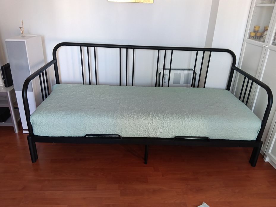 Sofá cama com dois colchões incluídos