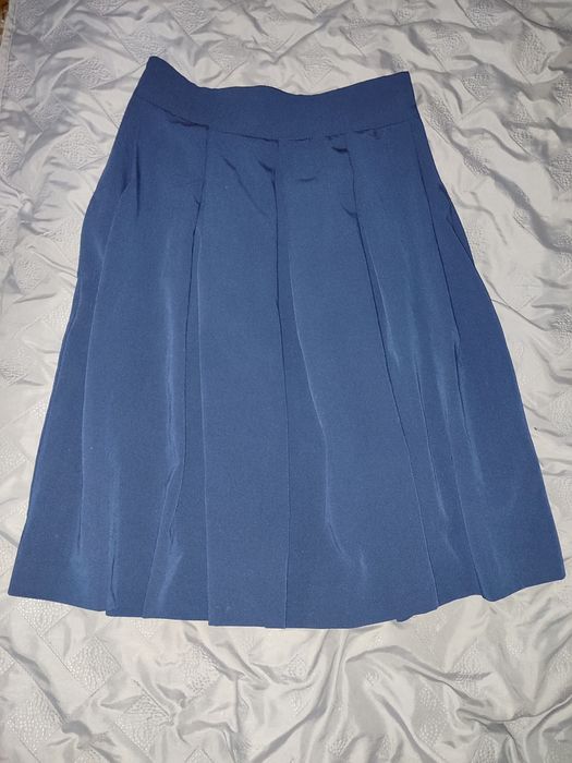 Продам спідницю жіночу міді