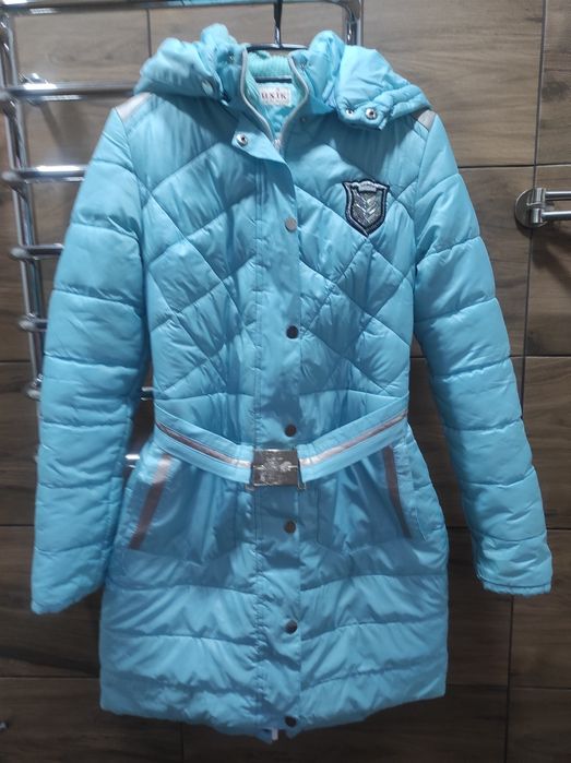 Продається зимове пальто на дівчинку