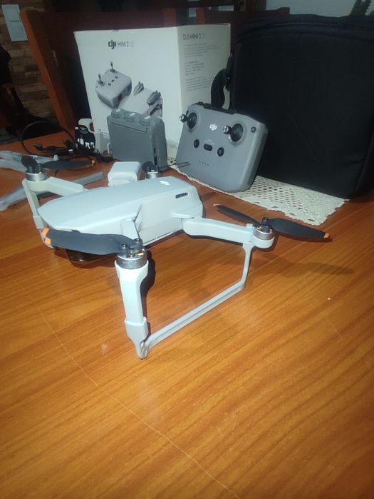 DJI Mini 2 SE Combo - Apenas 2h de Voo | 8 Ciclos Bateria