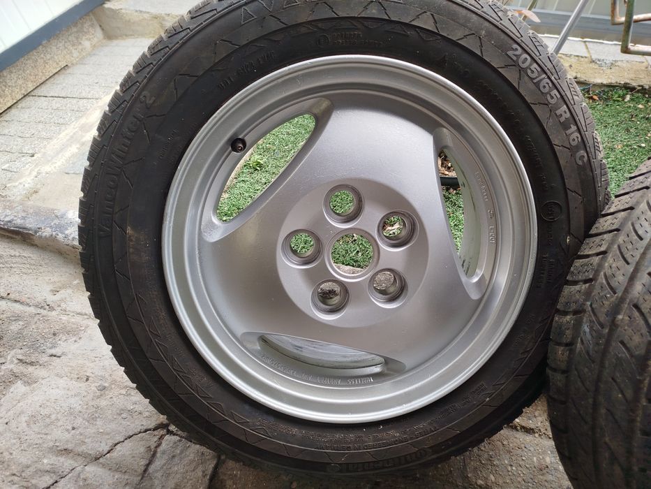 4 Jantes com pneus usados Discovery TD5 ou Range Rover P38 5X120