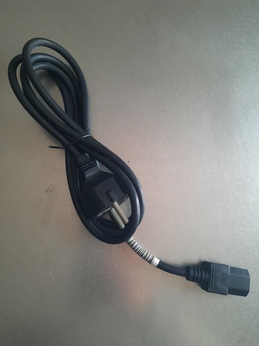 Cabo de alimentação