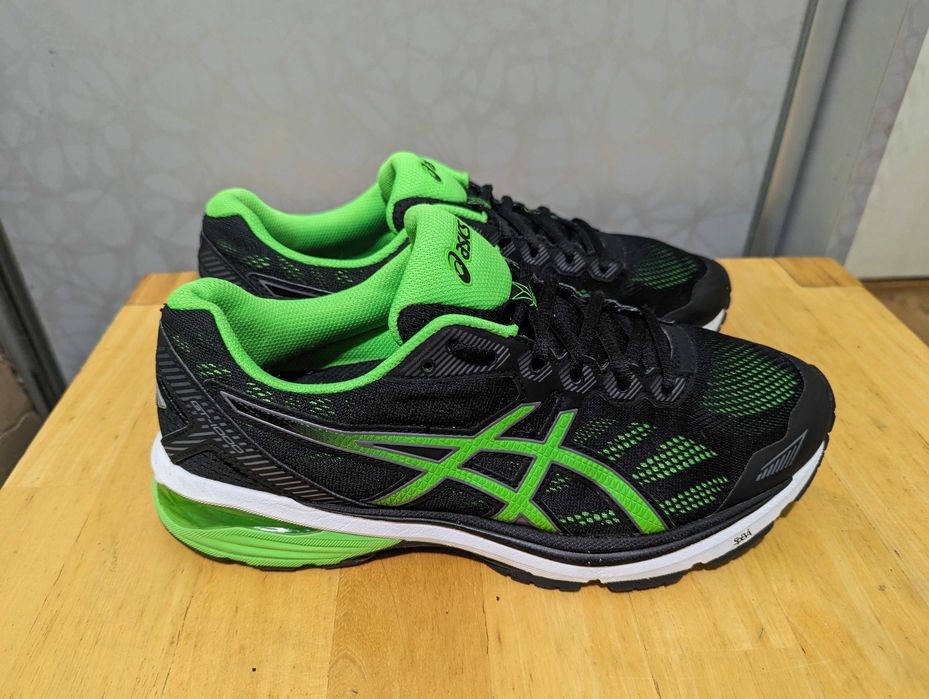 Asics GT-1000  - бігові кросівки