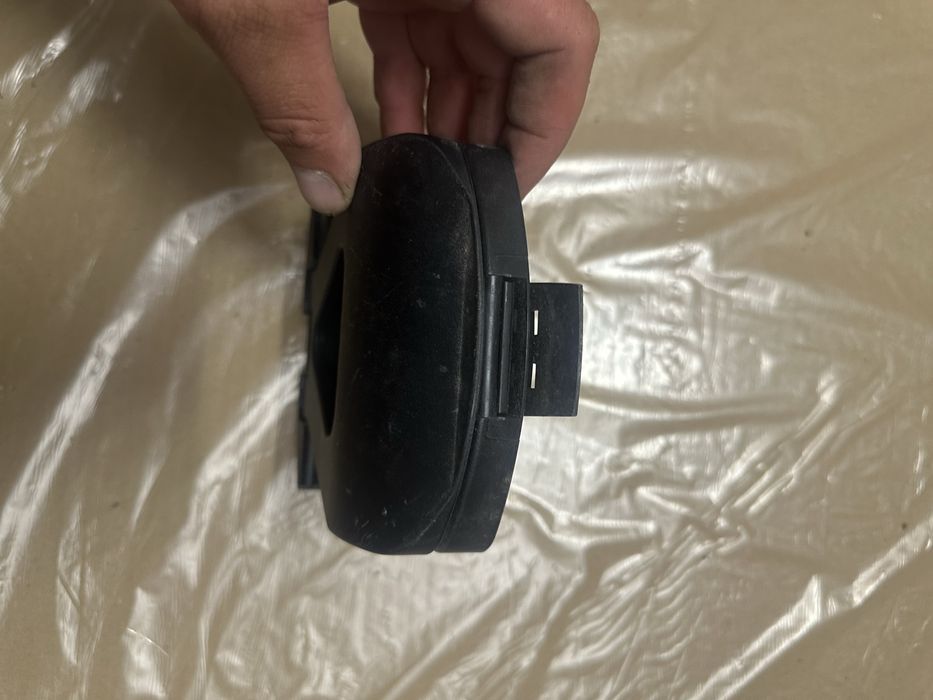 Кріплення знака аварійної зупинки mercedes w204,w212,c207,a2048900114