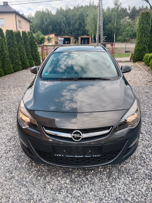 Opel astra J 2014rok 1.4turbo 140koni