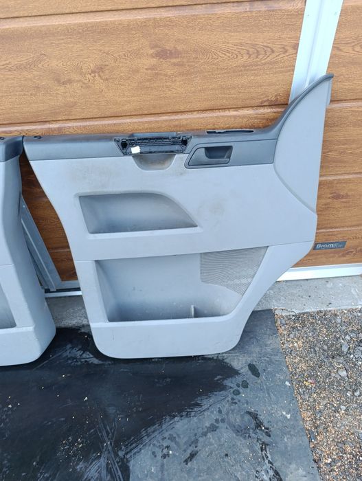 Boczki  tapicerka drzw komplet lewa prawa VW t5 t5 lift