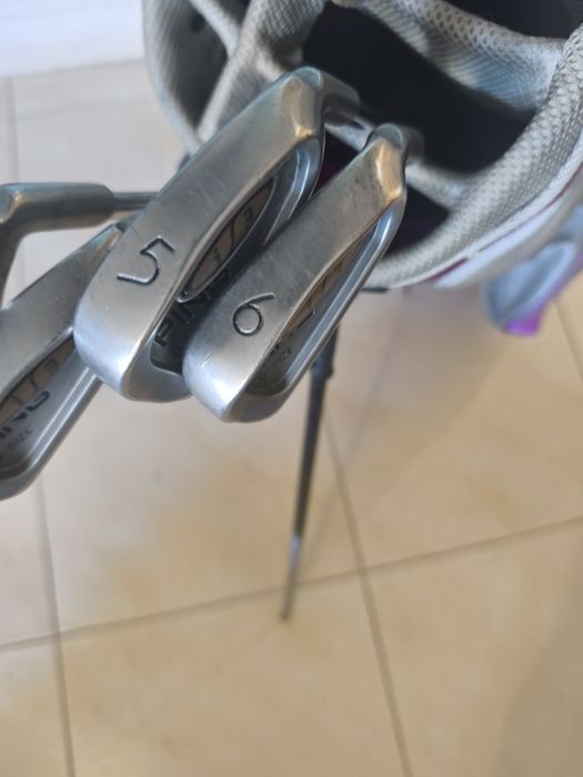 Full set of mens golf clubs in bag
