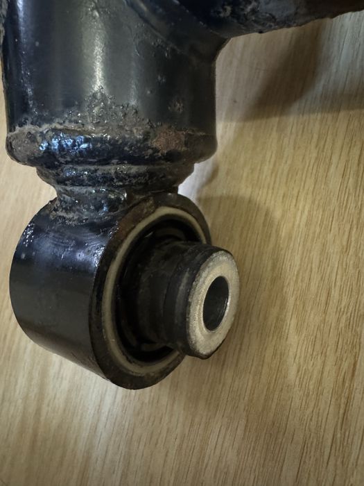 Задні стійки Skoda superb 3 2.0