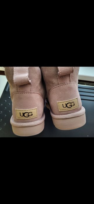 UGG  37р. пудрового кольору