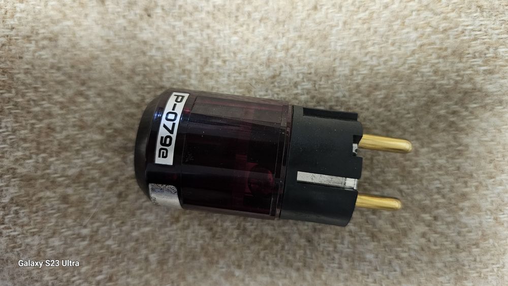 фирм Сетевые  Разьемы  WATTGATE(390i+350auevo) и OYAIDE P 079e(вилка)