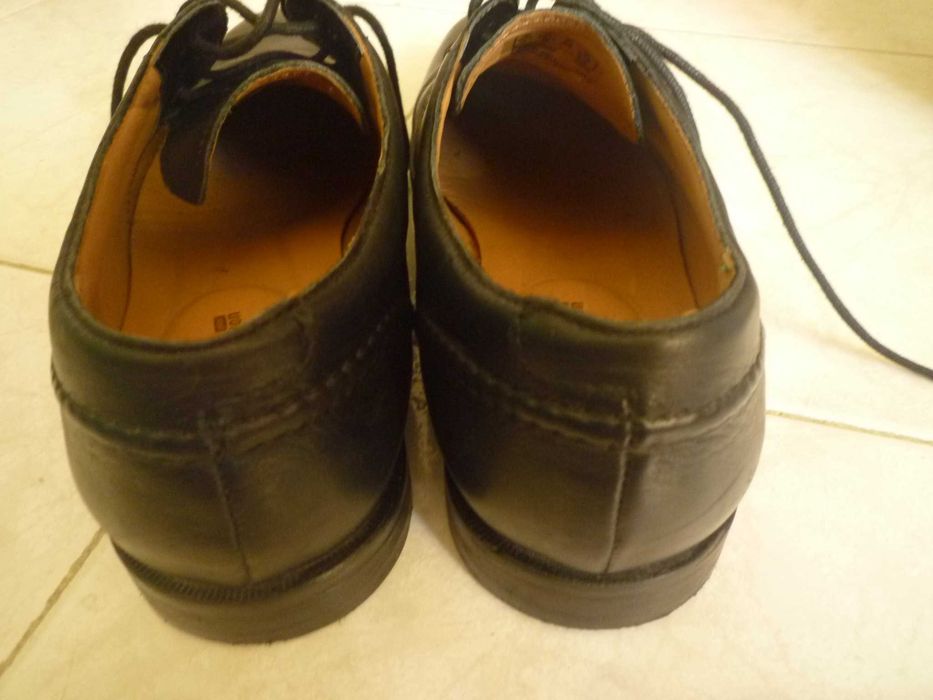 Sapatos  em pele genuína nº 44 como novos