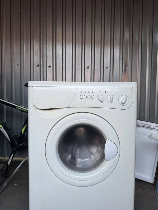 Стиральная машина Indesit под ремонт