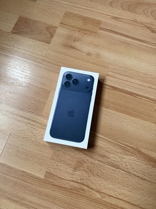 iPhone 17 Pro Max 256 GB Deep Blue New Open Box