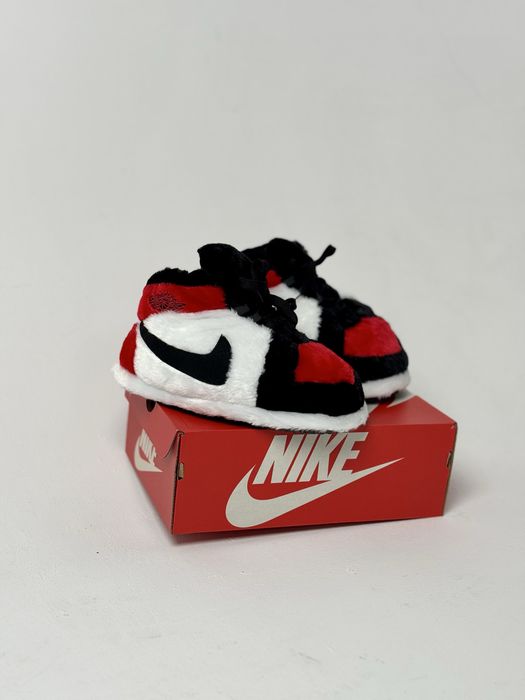 Kapcie pluszowe jak Nike Jordan 1