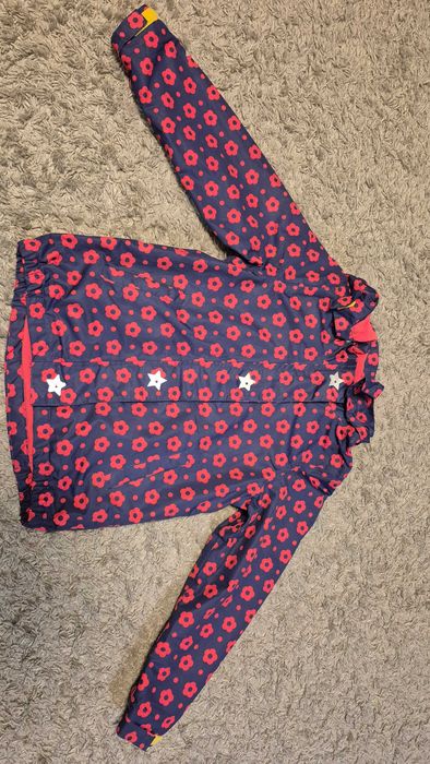 Fioletowa kurtka w różowe kwiatki 122/128 – przejściówka z polarem