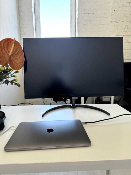 Монітор 27" Philips (276E8VJSB/00) в топ стані