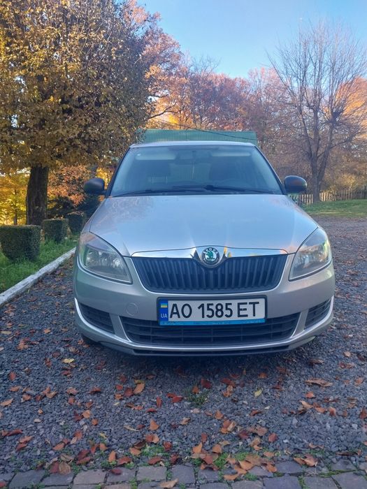 Автомобіль шкода фабія