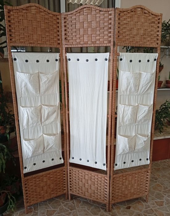 Biombo com bolsos