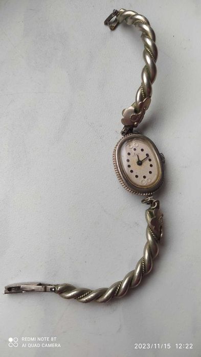Часы женские Луч винтаж пр-ва СССР