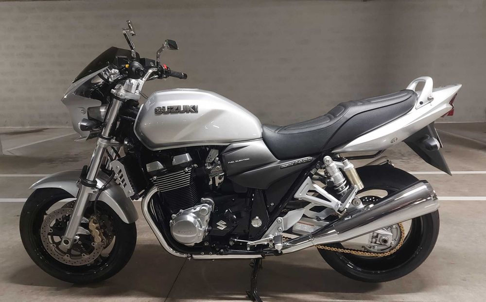 SUZUKI GSX 1400 (( 13,200 Kms )) Nacional