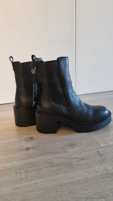 Piękne nowe botki Ochnik