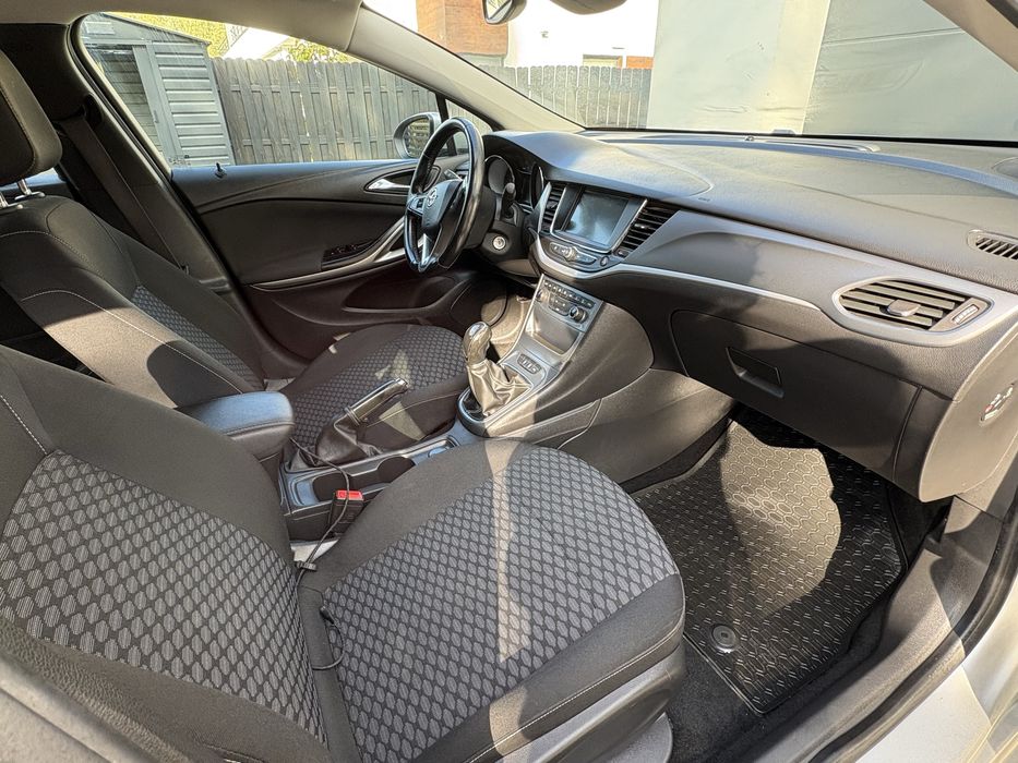 Opel Astra  1.6 CDTI