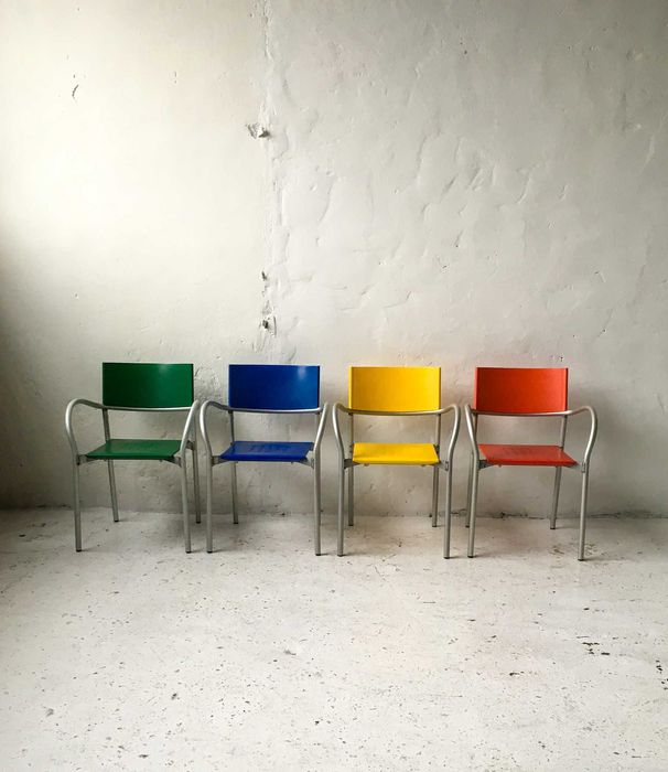 Włoskie krzesła Segis Carlo Bartoli lata 90 vintage design