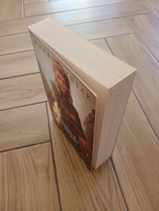 Złodziejka książek Markus Zusak