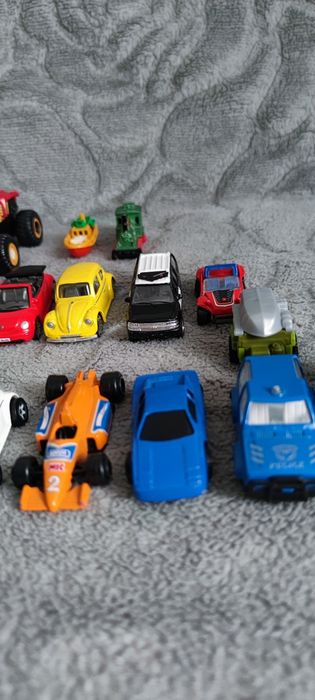 Duży zestaw zabawek aut hotwheels, realtoy, Mattel, Maisto, Welly...