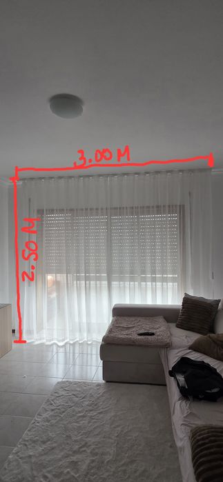 Conjunto Completo de Cortinados Brancos com Calhas e Molas