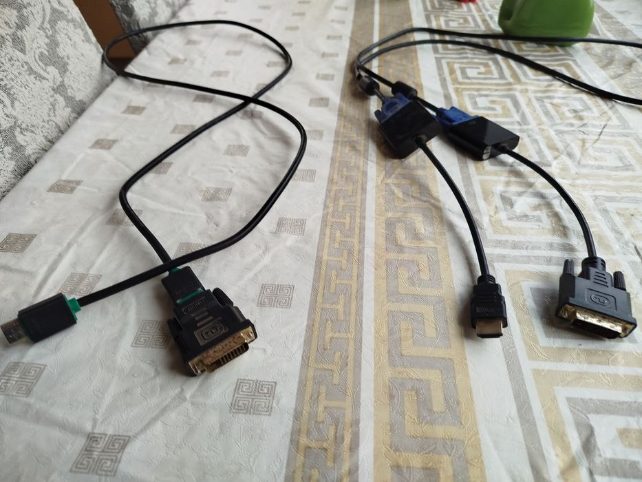 Переходники, кабеля  HDMI на VGA и  DVI на VGA