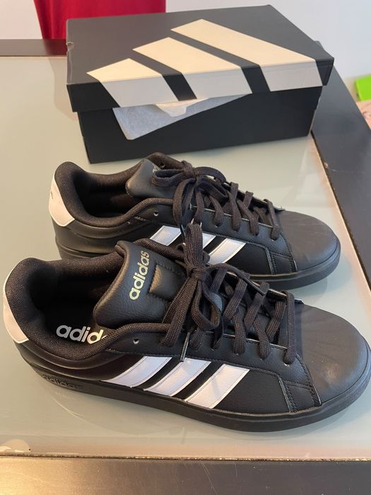 Tenis Adidas Streefalk