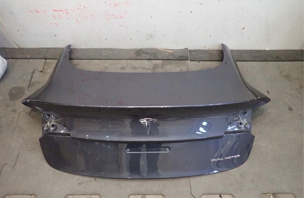 Tesla Model 3 кришка багажника ляда рест дорест