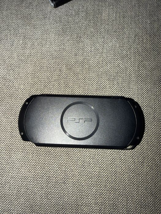 Vendo psp 100% operacional, com pouco uso. Se quiser testar tera que trazer carregador pois eu nao tenho nehym na minha posse