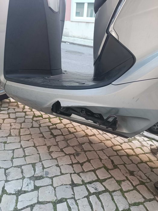 Honda SH300i – Muito bem estimada – 2 chaves