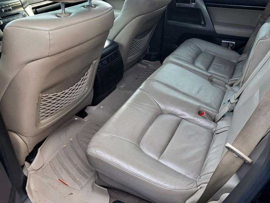 Toyota Land Cruiser 200 2011 4.5 дизель З ЕС