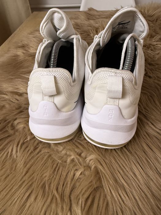 Ekskluzywne buty sportowe Nike Air Max Axis Original