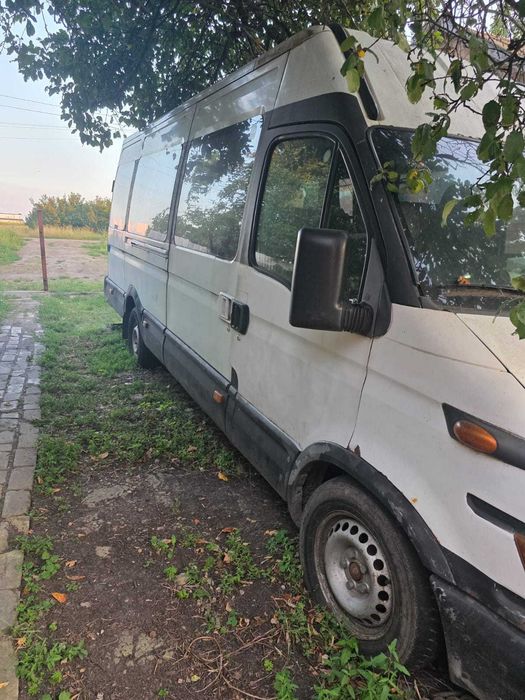 Мікроавтобус Iveco